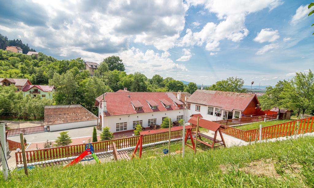 Pensiunea Tinelu Brasov Săcele Zewnętrze zdjęcie