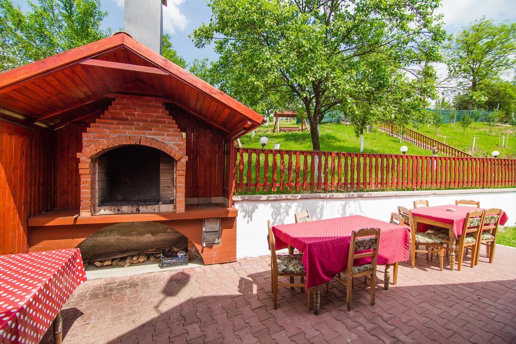 Pensiunea Tinelu Brasov Săcele Zewnętrze zdjęcie
